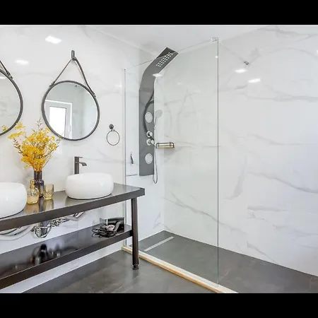 アパート Stunning Flat In By Lovelystay シルヴェス