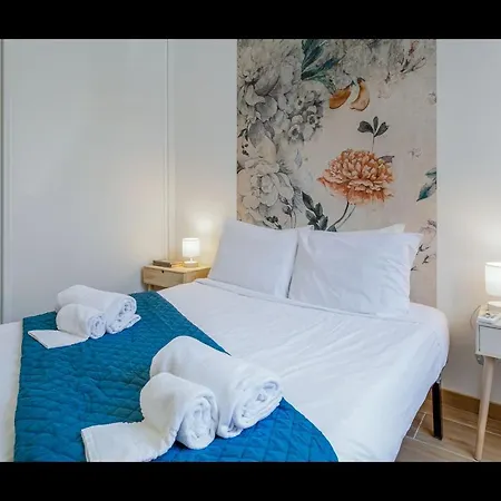 Stunning Flat In By Lovelystay Apartman